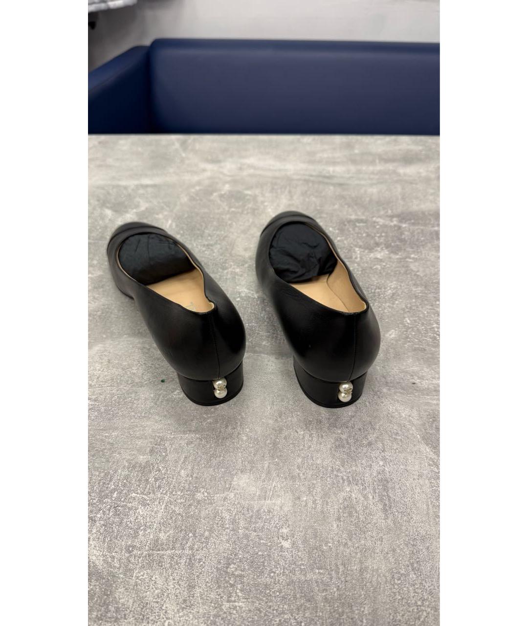 CHANEL Черные кожаные лодочки на низком каблуке, фото 3