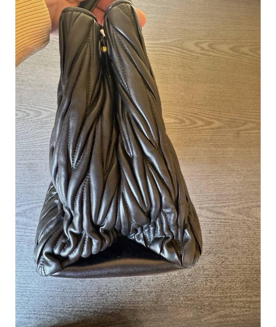 MIU MIU Черная кожаная сумка с короткими ручками, фото 6