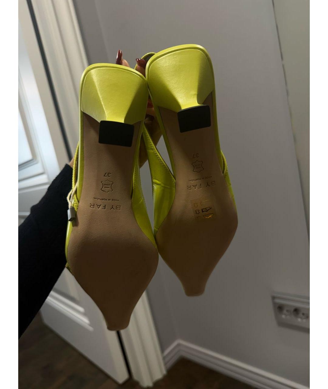 BY FAR Зеленые кожаные лодочки на низком каблуке, фото 5