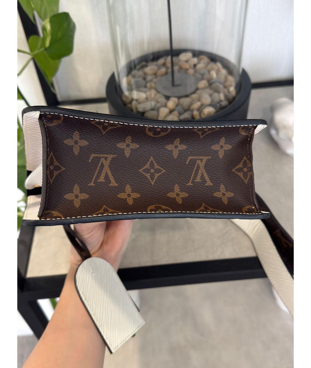 LOUIS VUITTON Коричневая сумка через плечо из лакированной кожи, фото 3