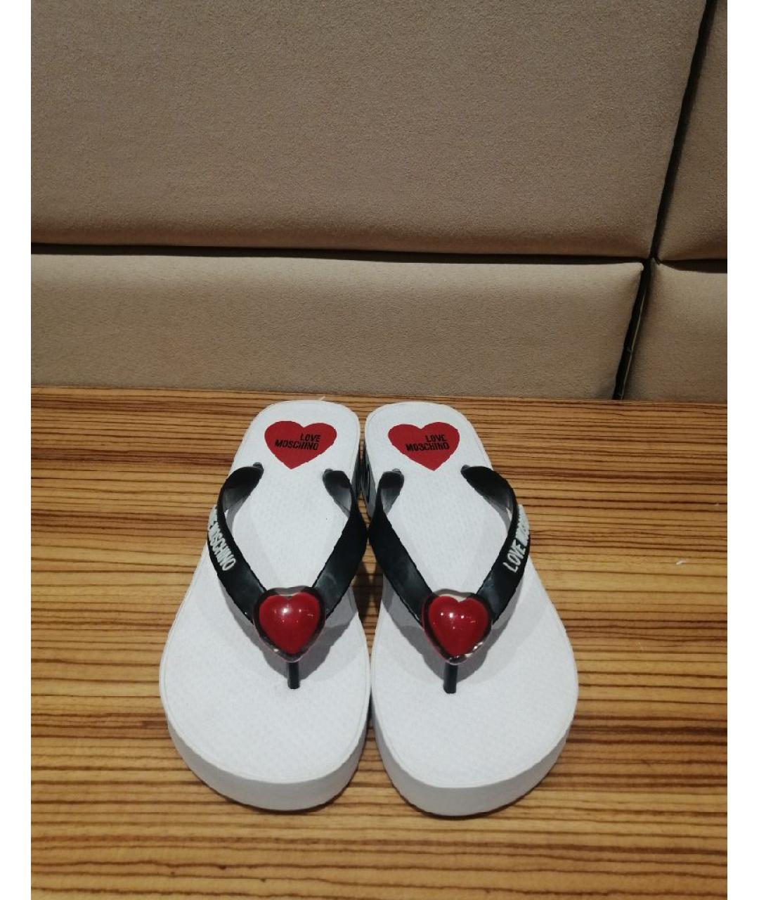 LOVE MOSCHINO Белые шлепанцы, фото 2