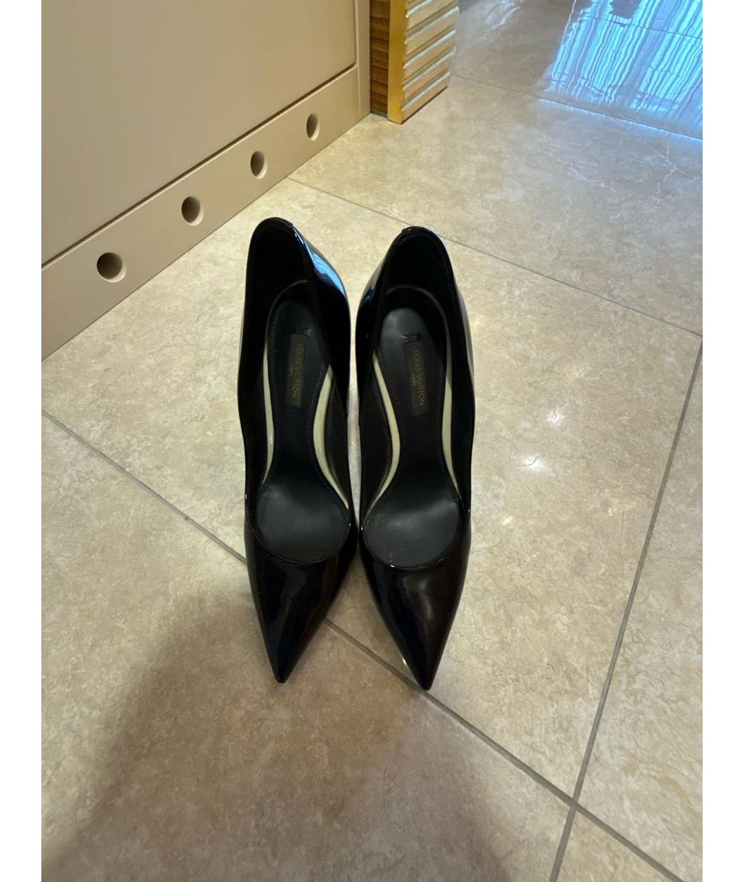 LOUIS VUITTON Черные туфли из лакированной кожи, фото 2