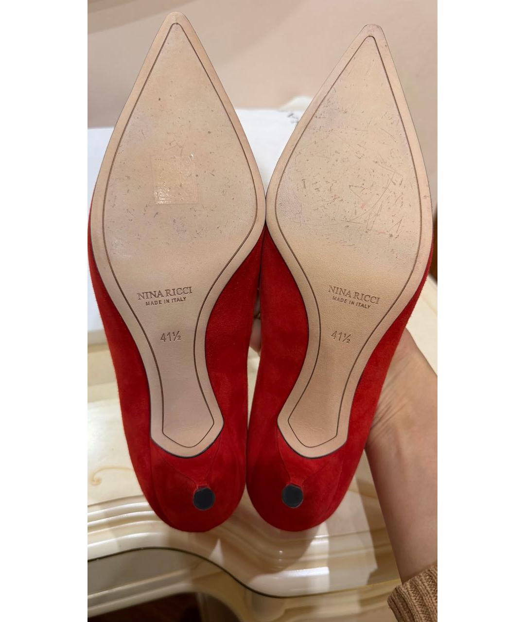 NINA RICCI Красные замшевые лодочки на низком каблуке, фото 4