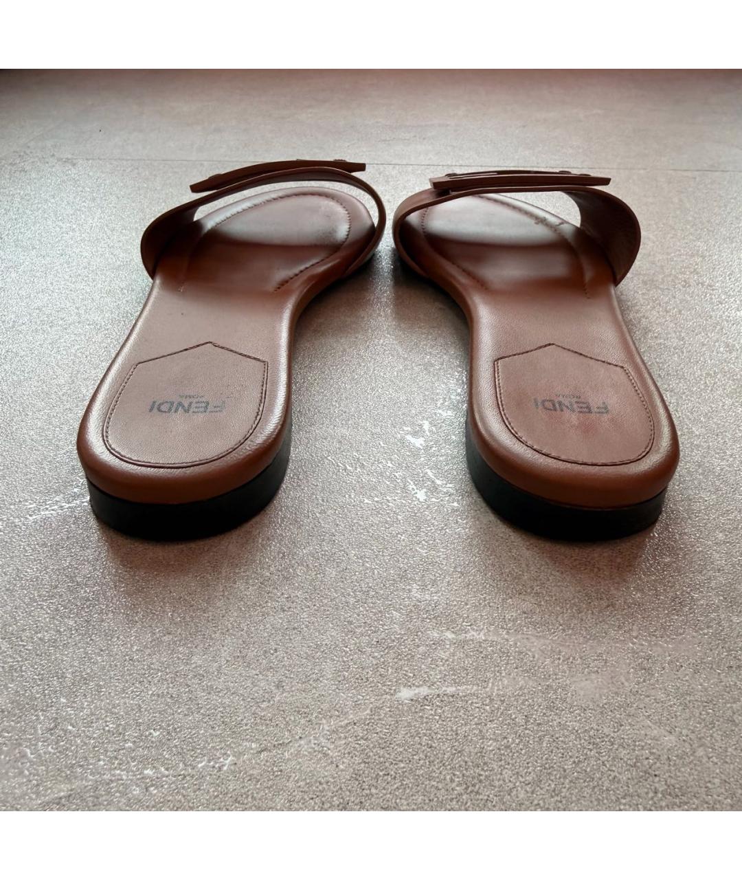 FENDI Оранжевое кожаные шлепанцы, фото 4