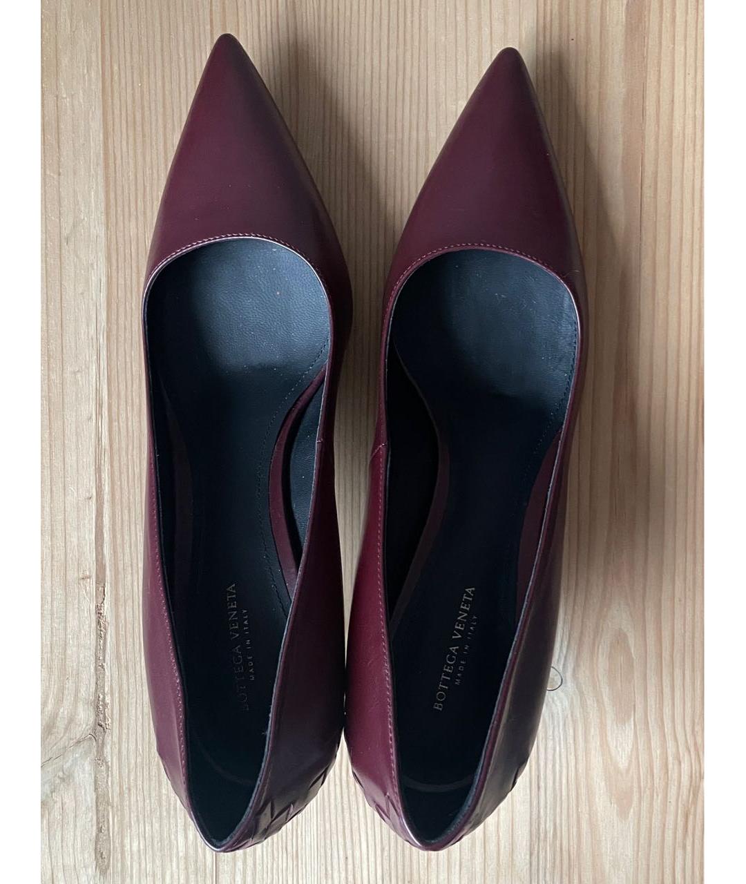 BOTTEGA VENETA Бордовые кожаные лодочки на низком каблуке, фото 3