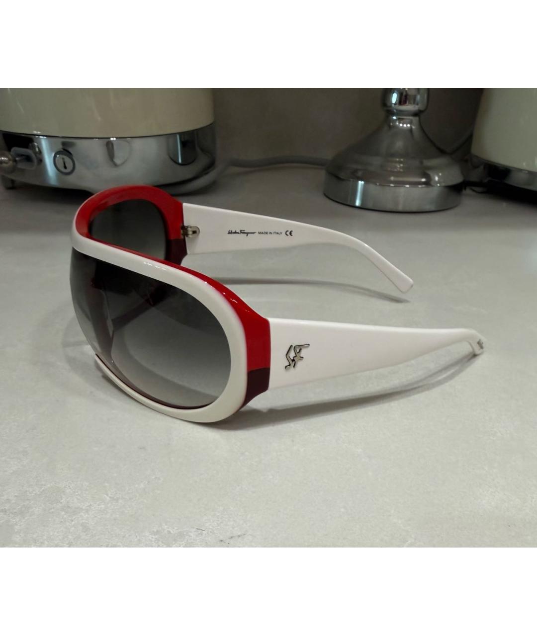 FERRAGAMO Белые пластиковые солнцезащитные очки, фото 2