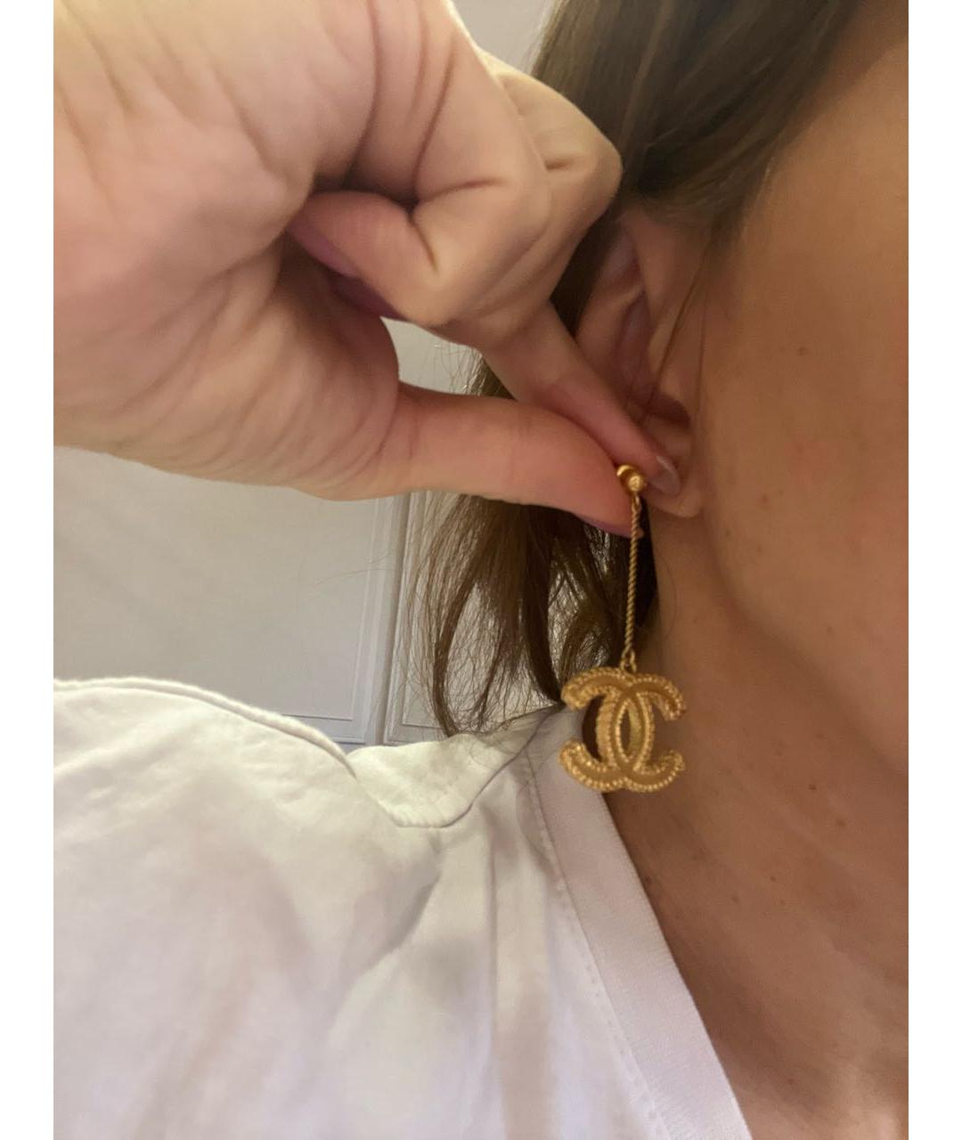 CHANEL Золотые металлические серьги, фото 4