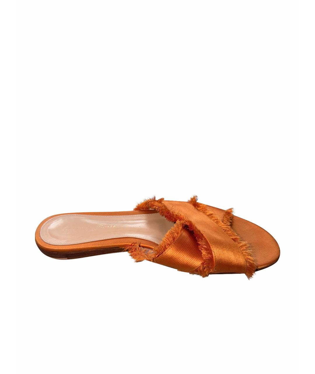 GIANVITO ROSSI Оранжевое текстильные шлепанцы, фото 1