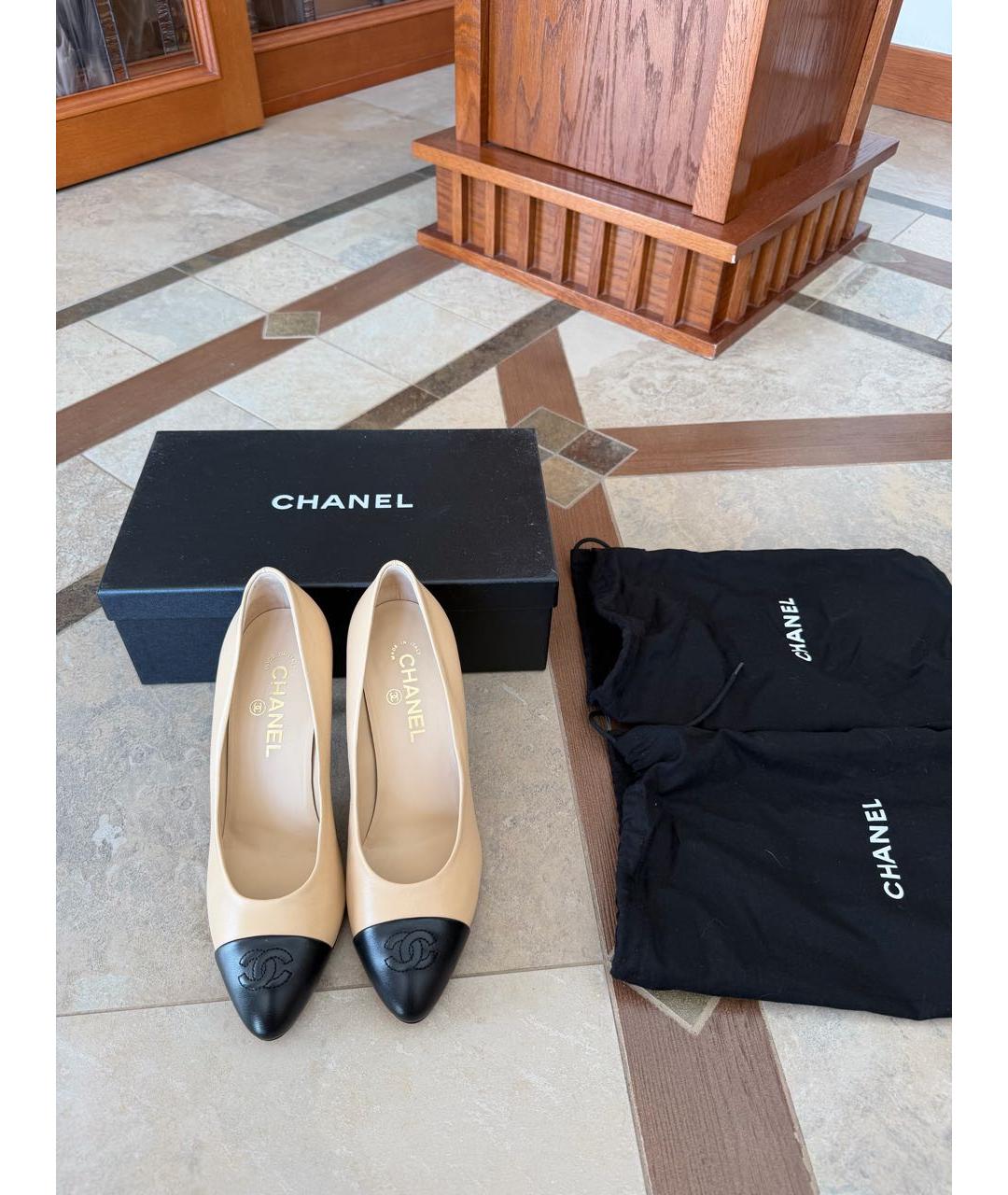 CHANEL Бежевые кожаные туфли, фото 2