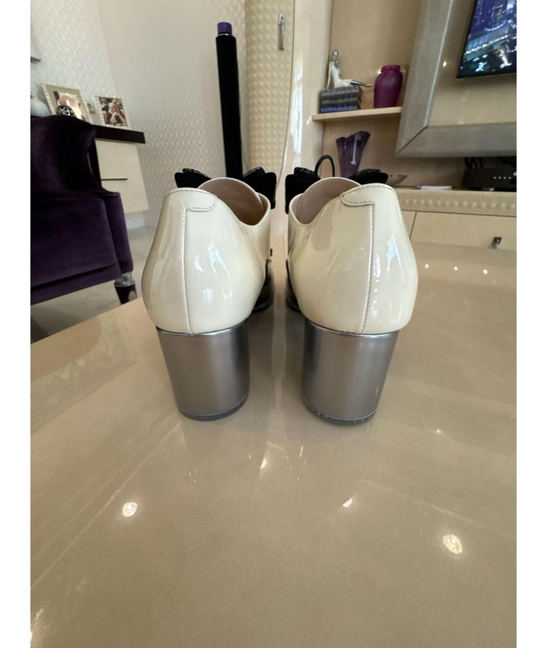 CHANEL Черные брогги и оксфорды из лакированной кожи, фото 4