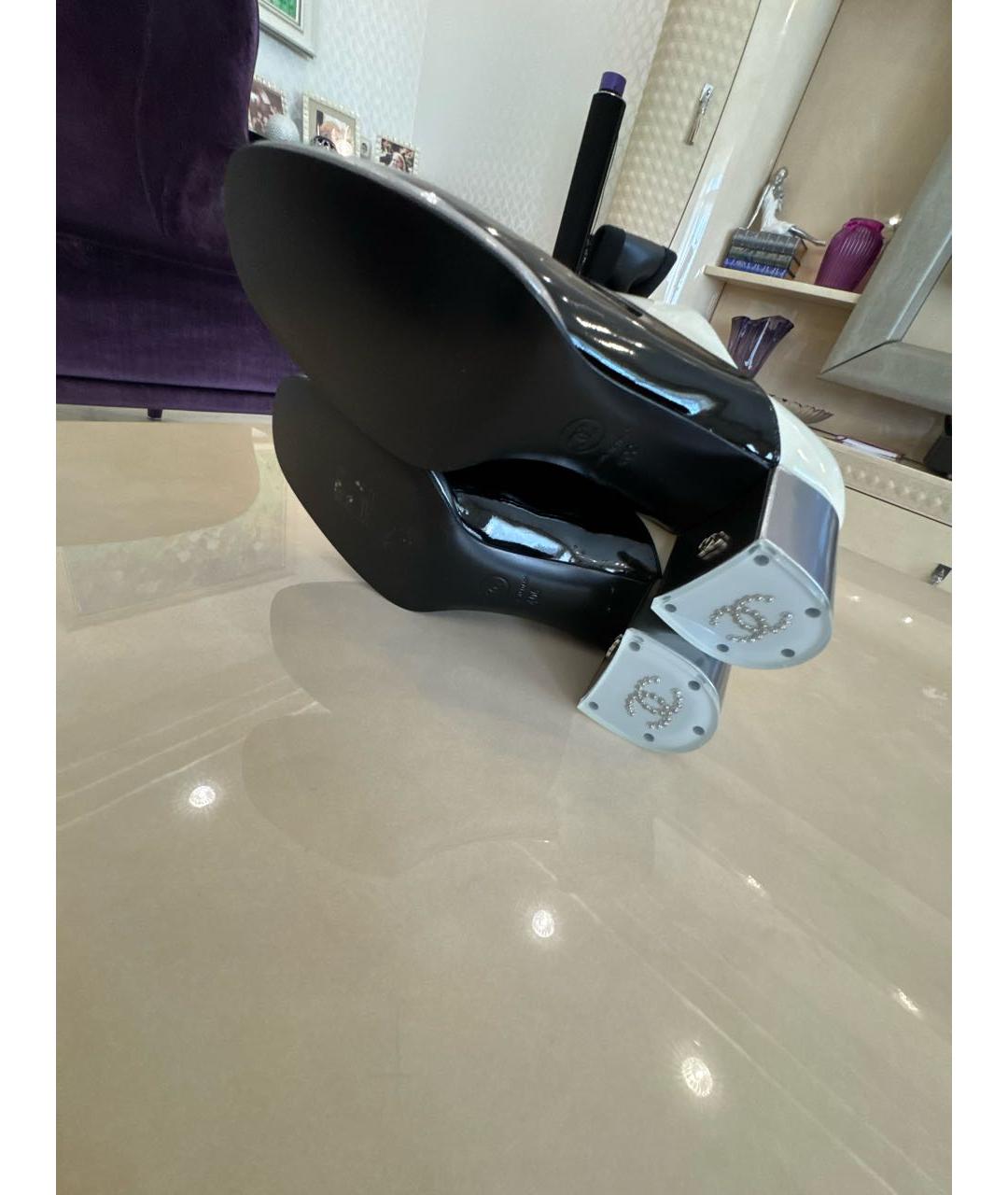 CHANEL Черные брогги и оксфорды из лакированной кожи, фото 8