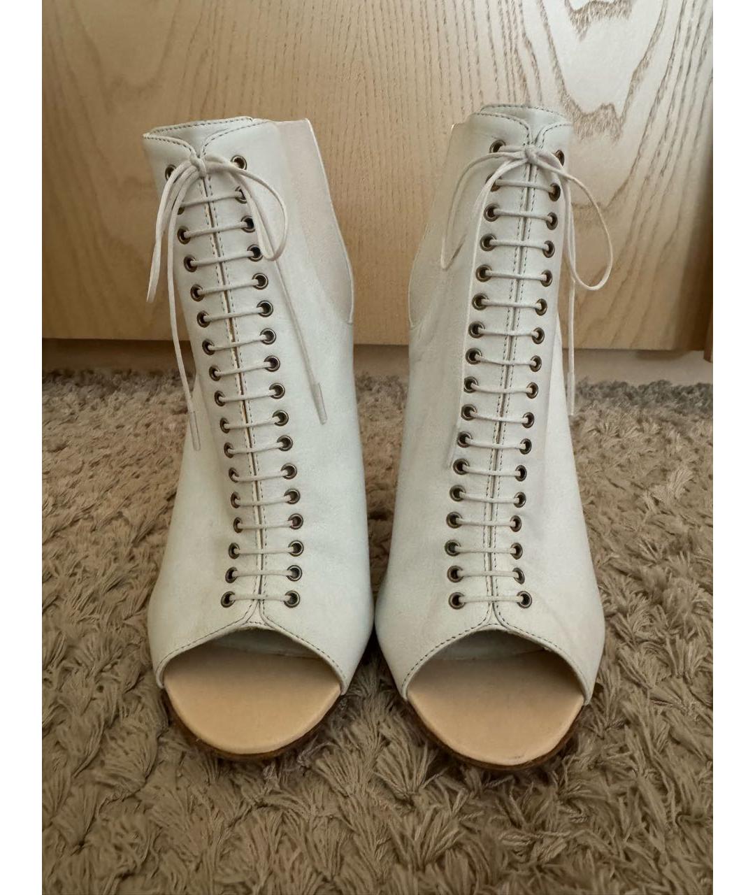 GIVENCHY Белые кожаные ботильоны, фото 2