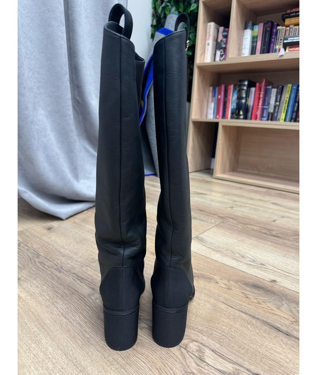 CHANEL Черные кожаные сапоги, фото 4