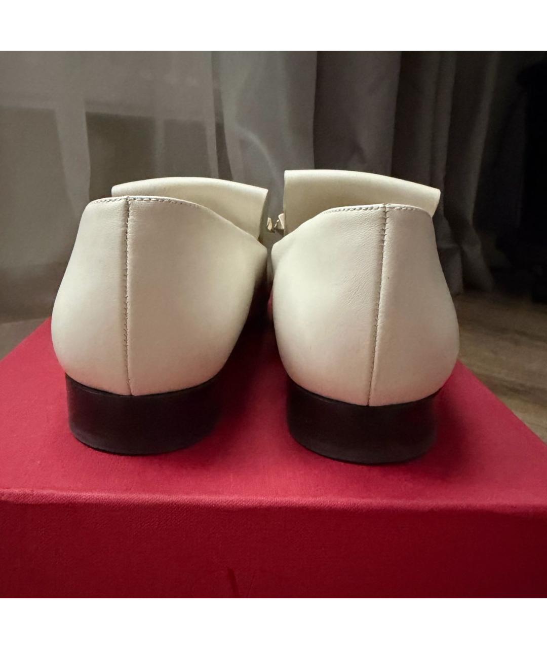 VALENTINO Бежевые кожаные лоферы, фото 4