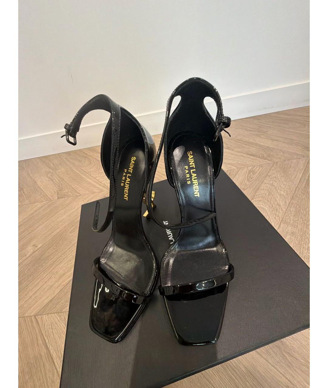 SAINT LAURENT Черные босоножки из лакированной кожи, фото 3