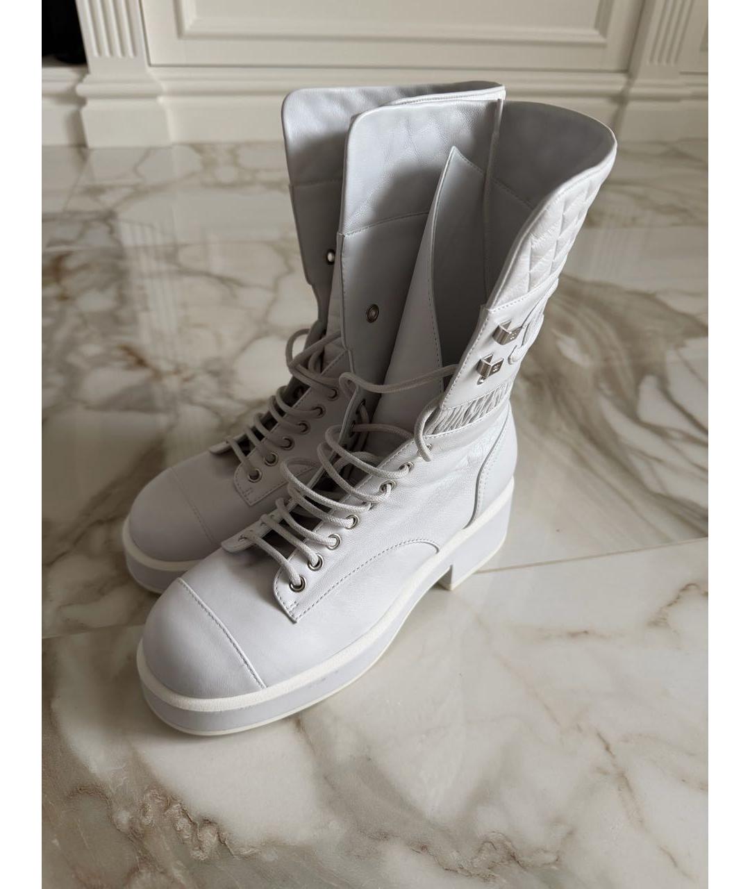 CHANEL Белые кожаные ботинки, фото 3