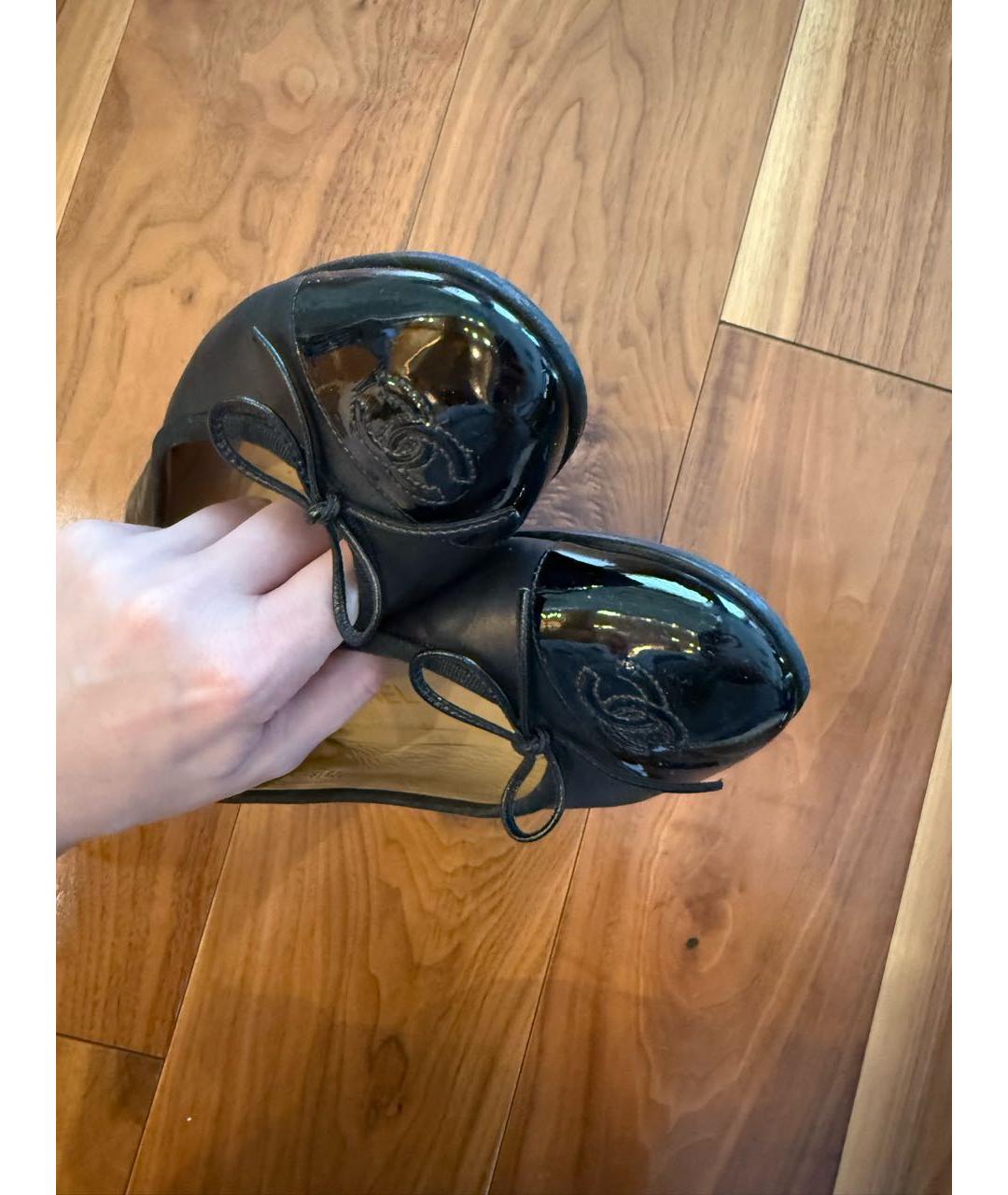 CHANEL Черные кожаные балетки, фото 2