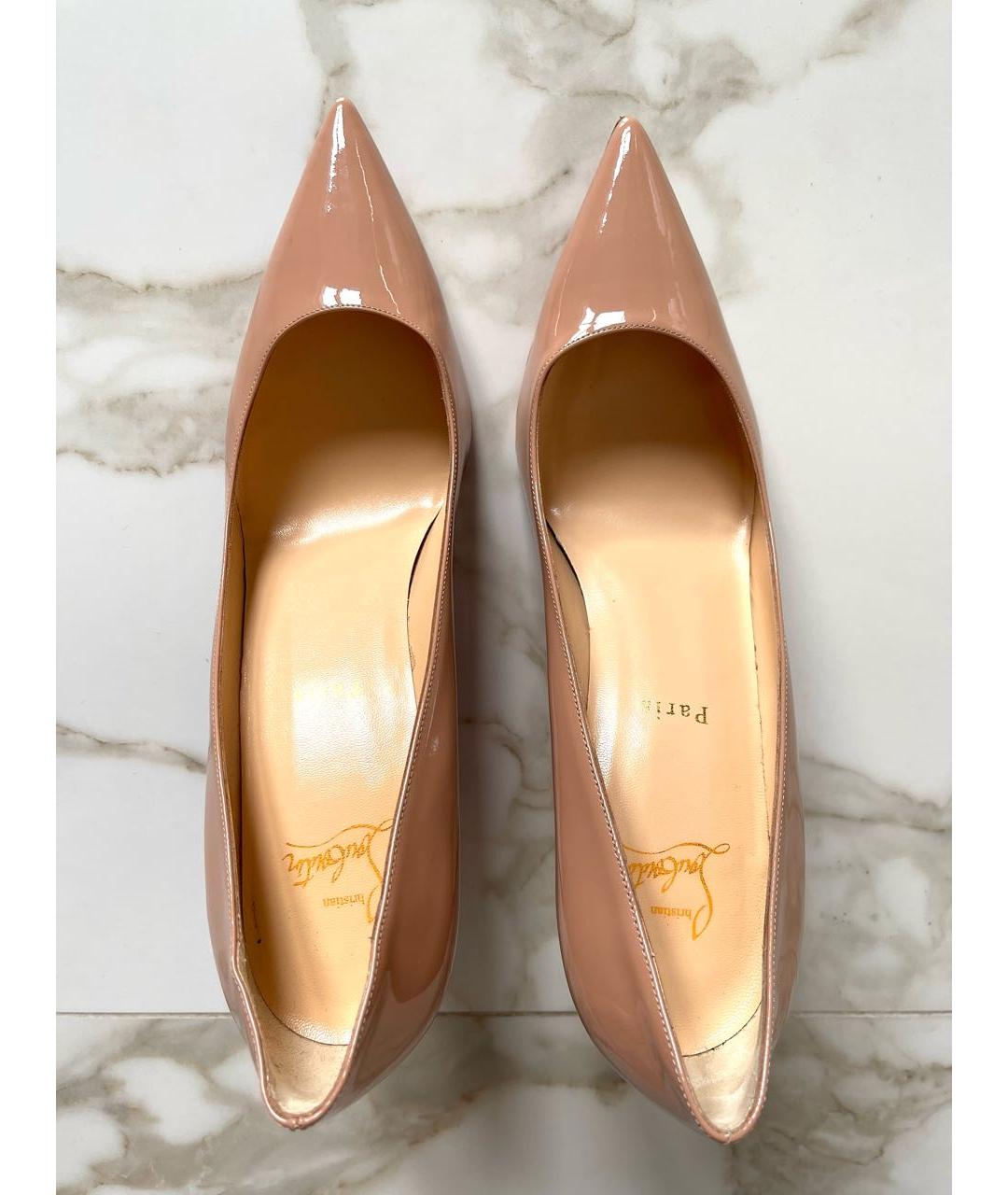 CHRISTIAN LOUBOUTIN Бежевые туфли из лакированной кожи, фото 3