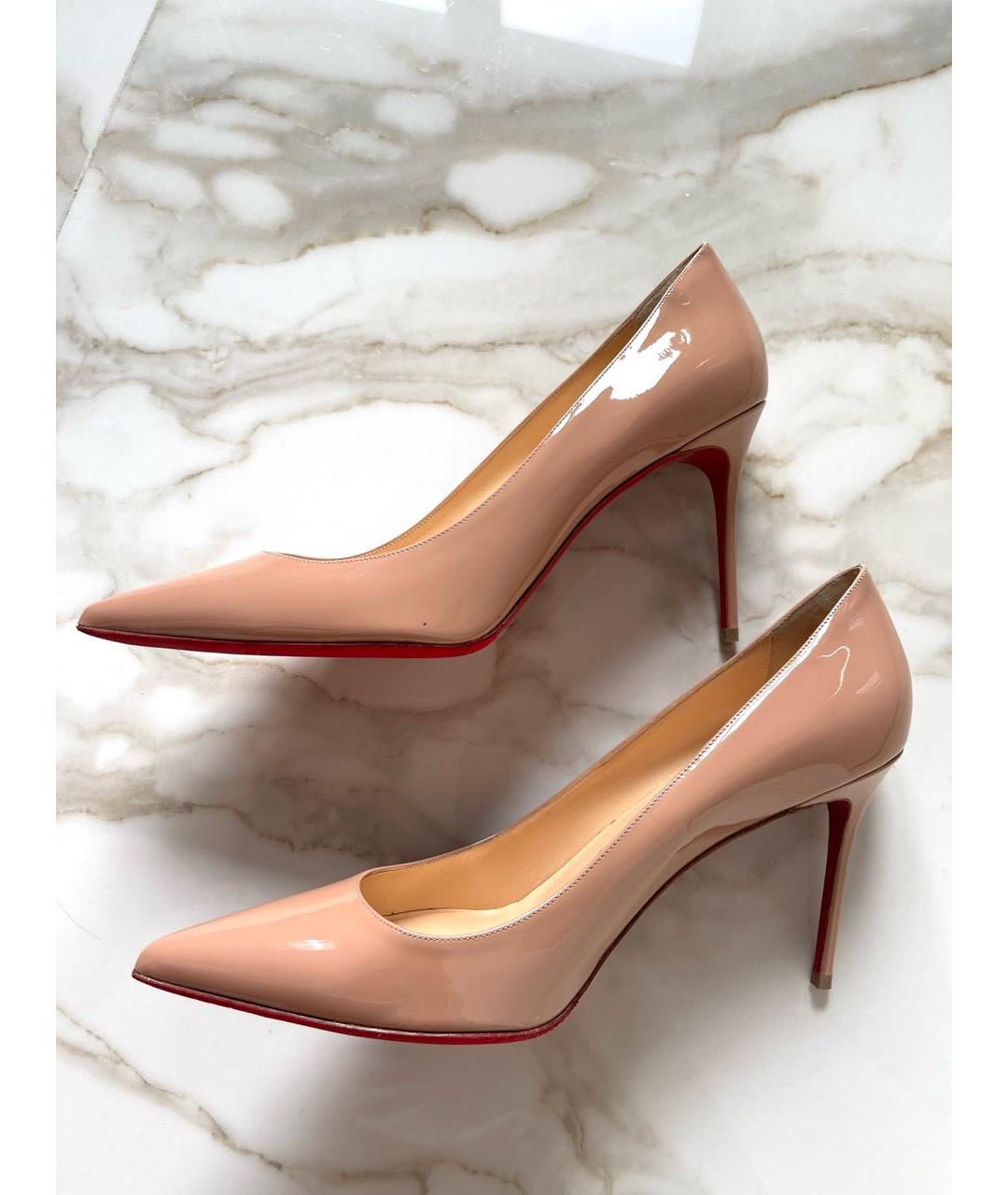 CHRISTIAN LOUBOUTIN Бежевые туфли из лакированной кожи, фото 7