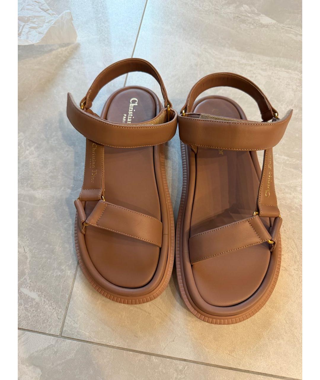 CHRISTIAN DIOR Бежевые кожаные сандалии, фото 2