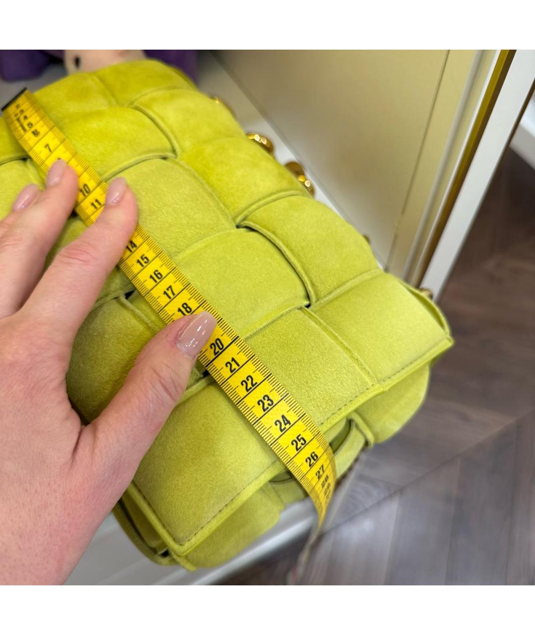 BOTTEGA VENETA Салатовая замшевая сумка тоут, фото 6