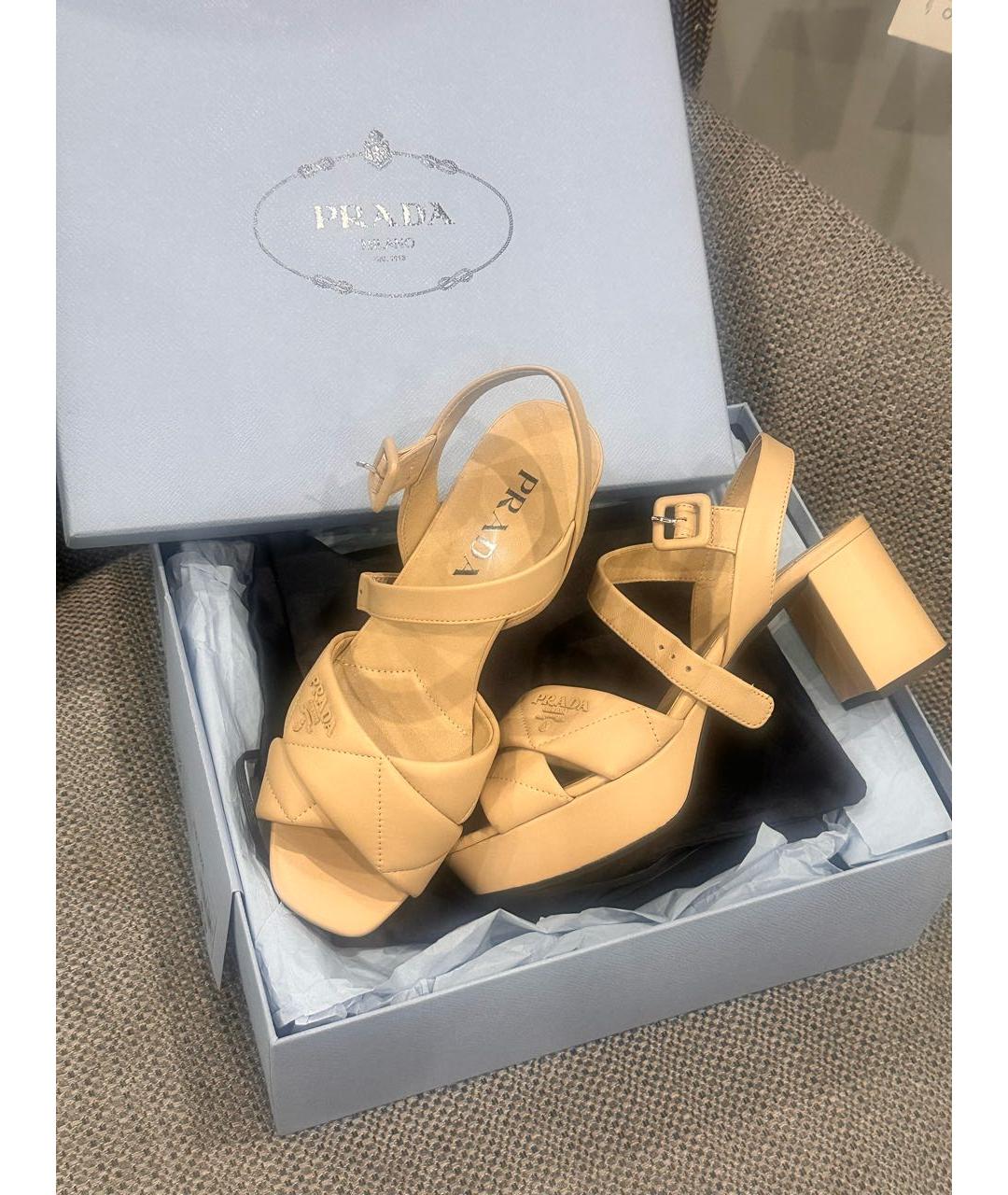 PRADA Бежевые кожаные босоножки, фото 7