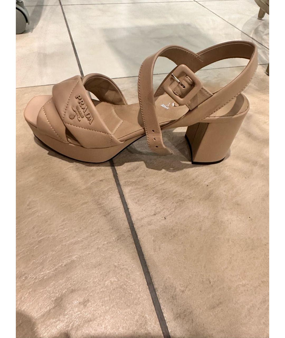 PRADA Бежевые кожаные босоножки, фото 9