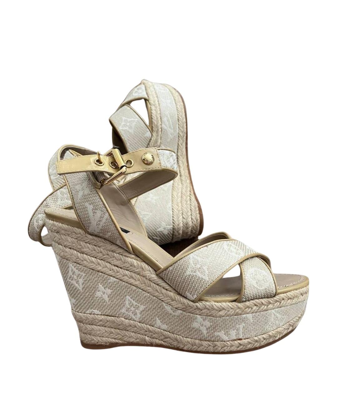 LOUIS VUITTON Бежевые текстильные босоножки, фото 1