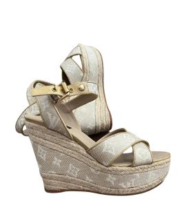 LOUIS VUITTON Босоножки