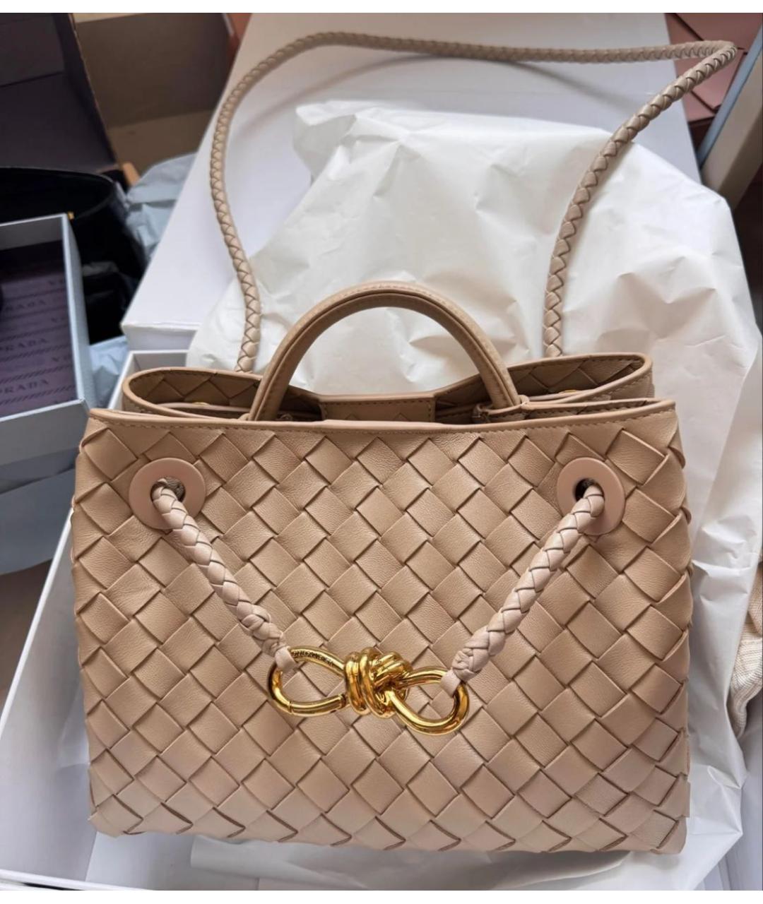 BOTTEGA VENETA Бежевая кожаная сумка с короткими ручками, фото 7