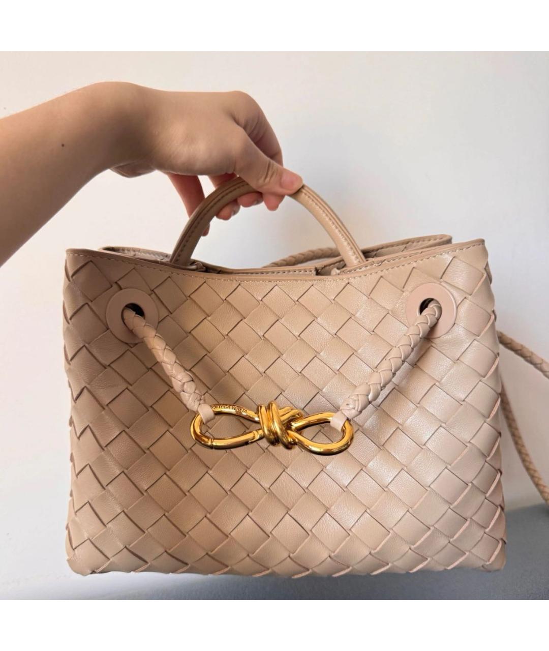 BOTTEGA VENETA Бежевая кожаная сумка с короткими ручками, фото 6