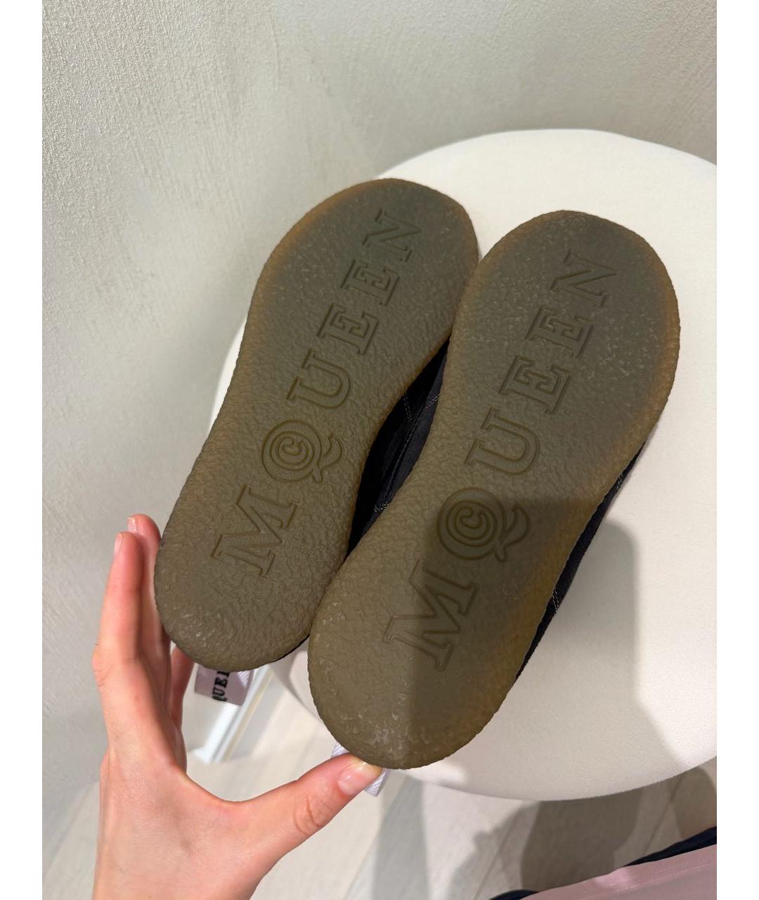 ALEXANDER MCQUEEN Черные замшевые низкие кроссовки / кеды, фото 5