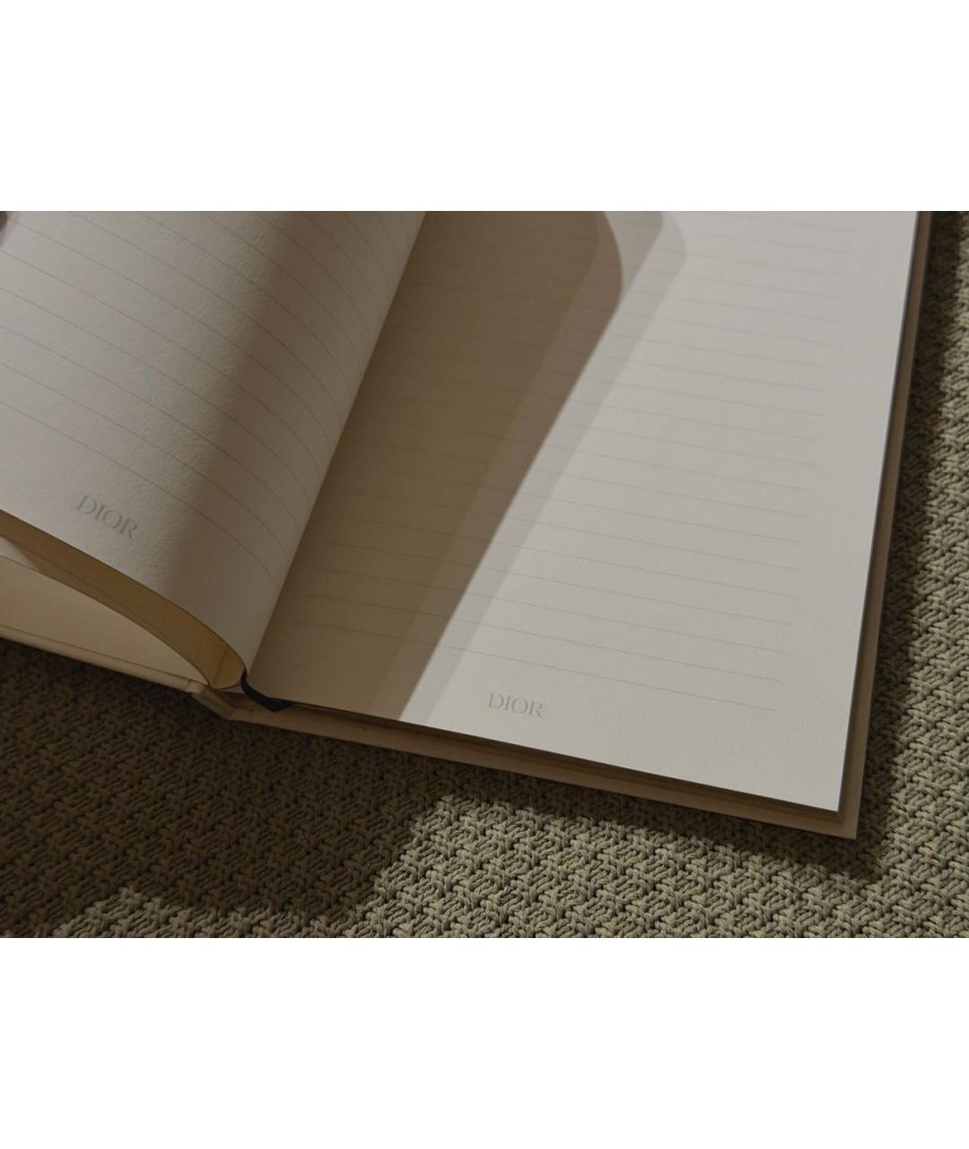 CHRISTIAN DIOR Книга, фото 3