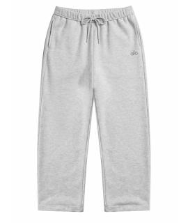 ALO YOGA Спортивные брюки и шорты