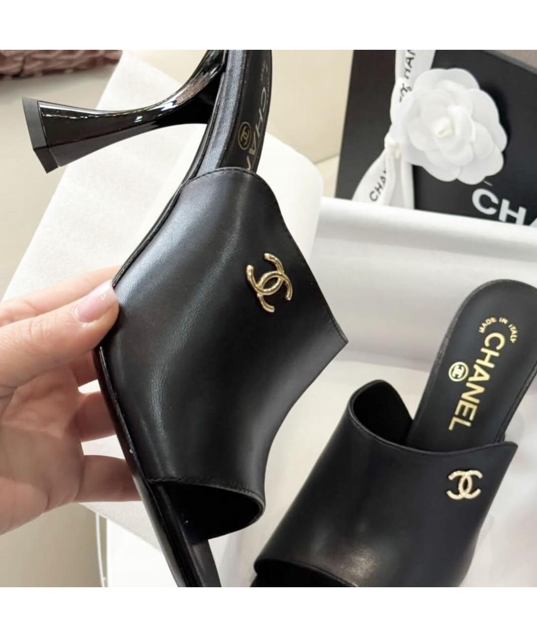 CHANEL Черные кожаные мюли, фото 2