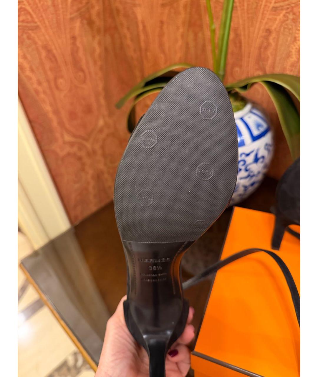 HERMES Черные замшевые босоножки, фото 3