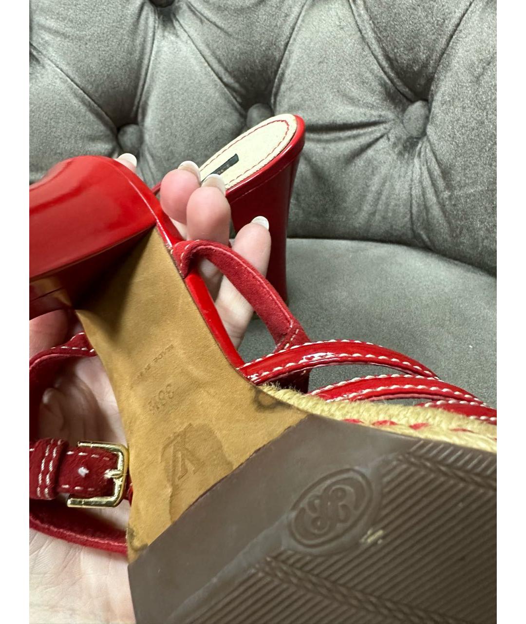 LOUIS VUITTON Красные кожаные босоножки, фото 6