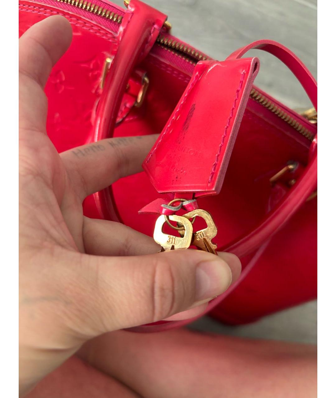 LOUIS VUITTON Красная сумка тоут из лакированной кожи, фото 6