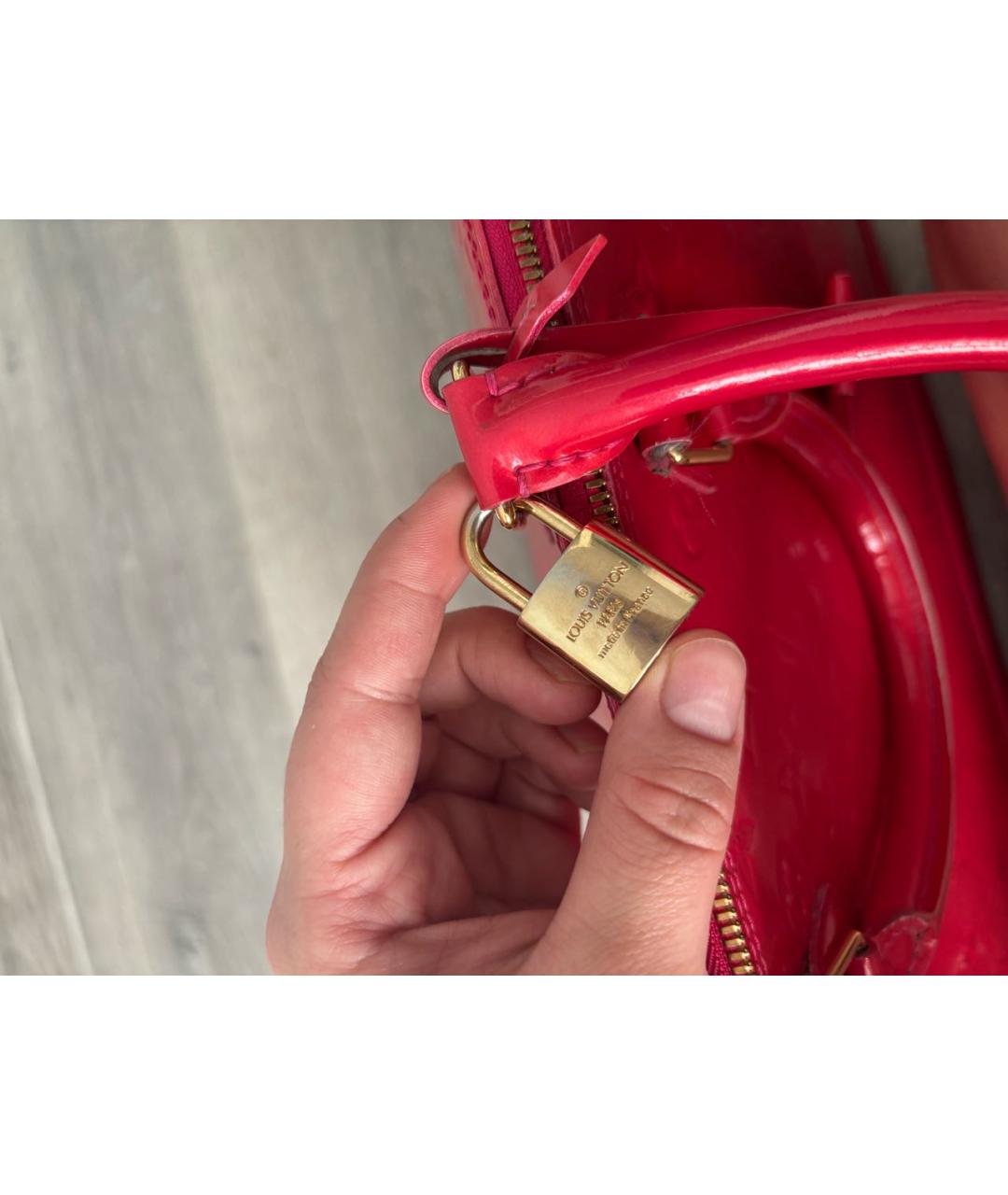 LOUIS VUITTON Красная сумка тоут из лакированной кожи, фото 4