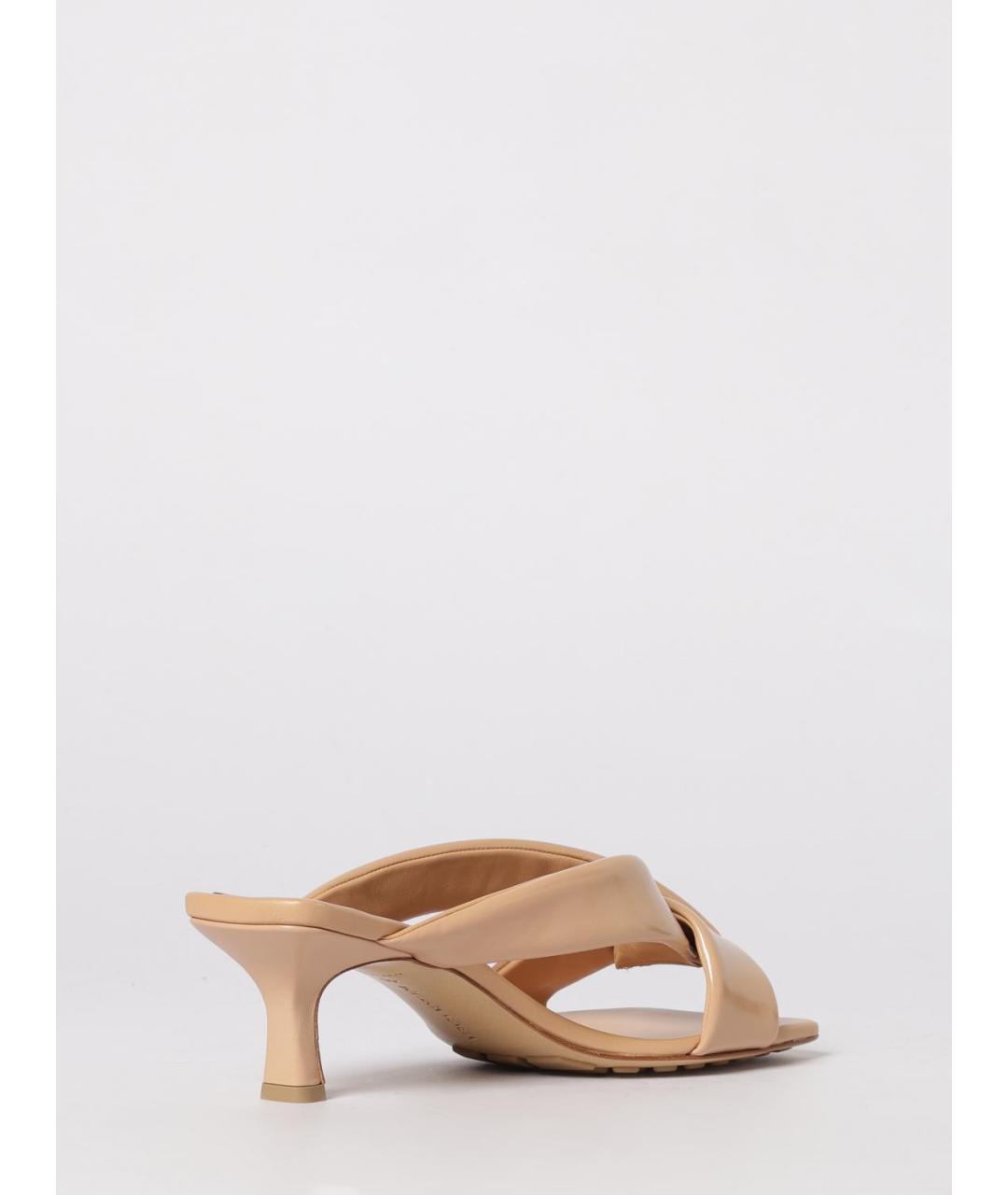 BOTTEGA VENETA Бежевые кожаные мюли, фото 3