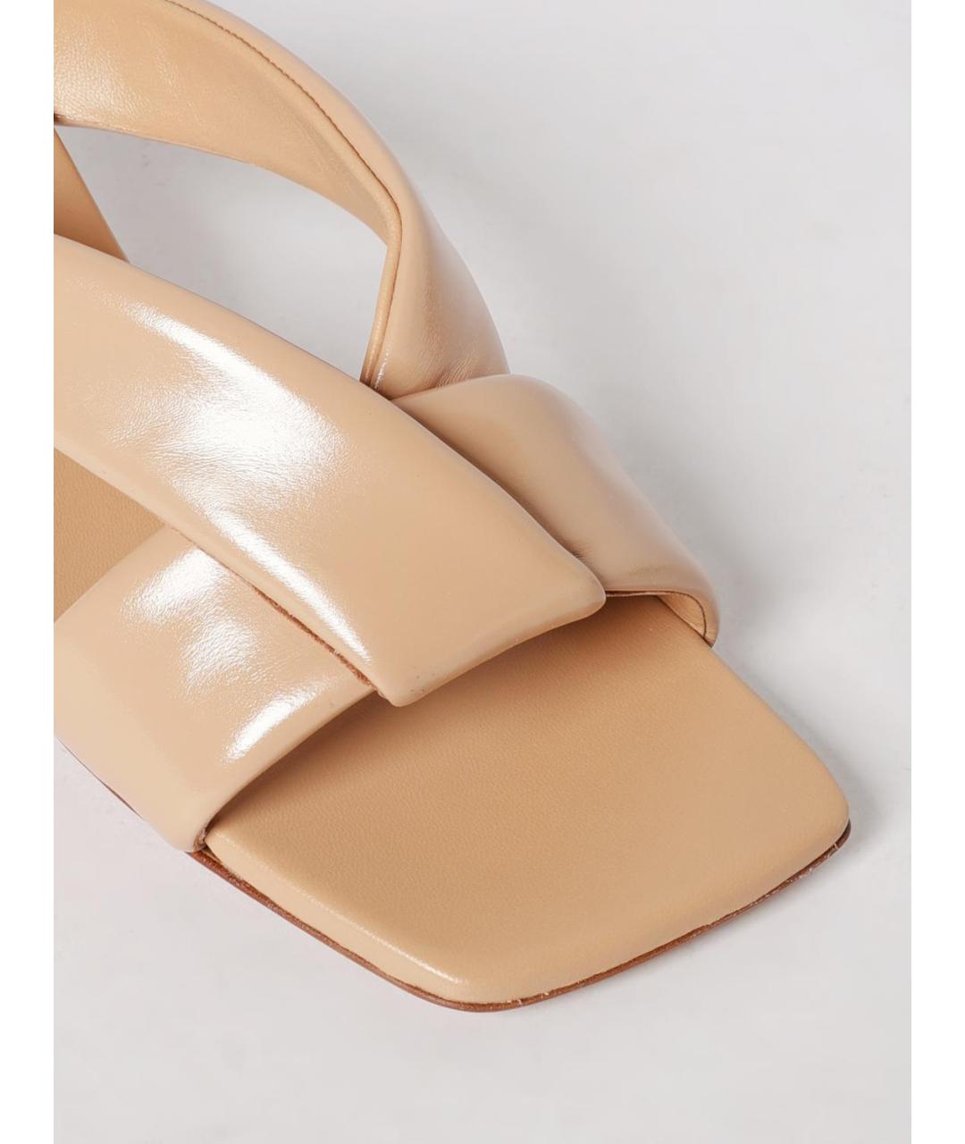 BOTTEGA VENETA Бежевые кожаные мюли, фото 4