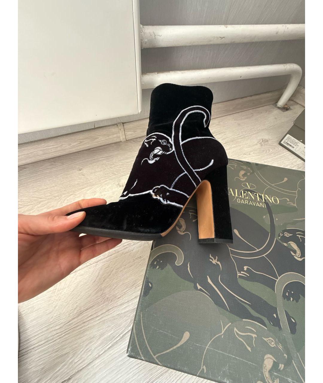 VALENTINO Черные бархатные ботильоны, фото 8