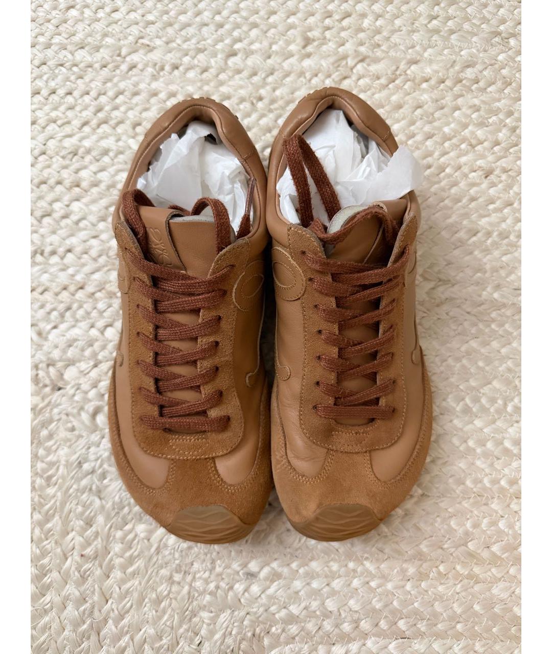 LOEWE Коричневые замшевые кеды, фото 2