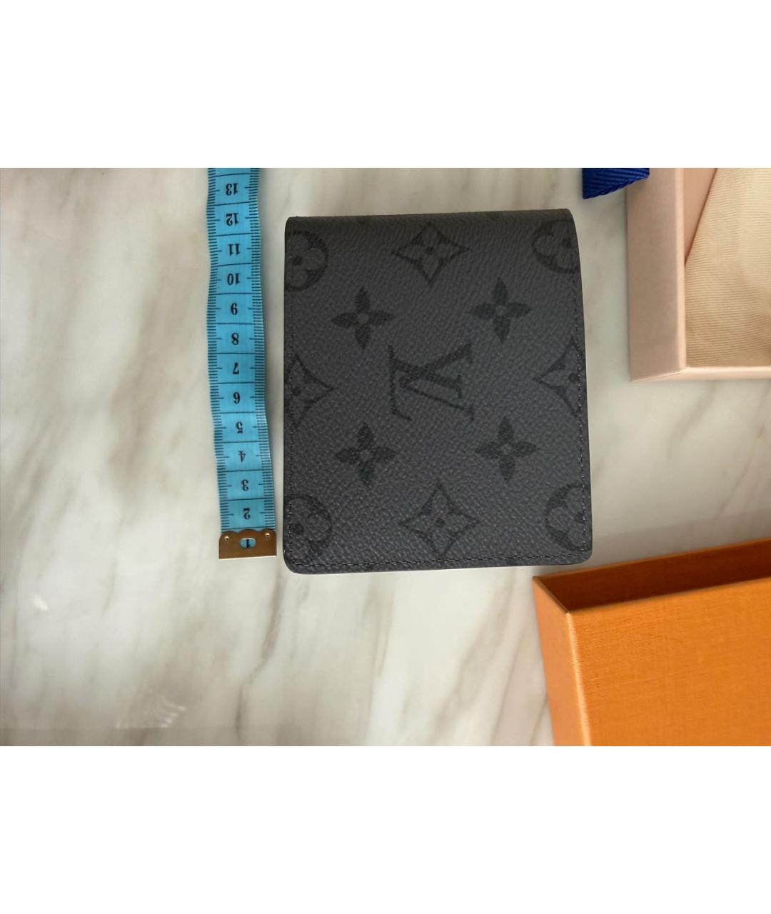 LOUIS VUITTON Серый кожаный кошелек, фото 4