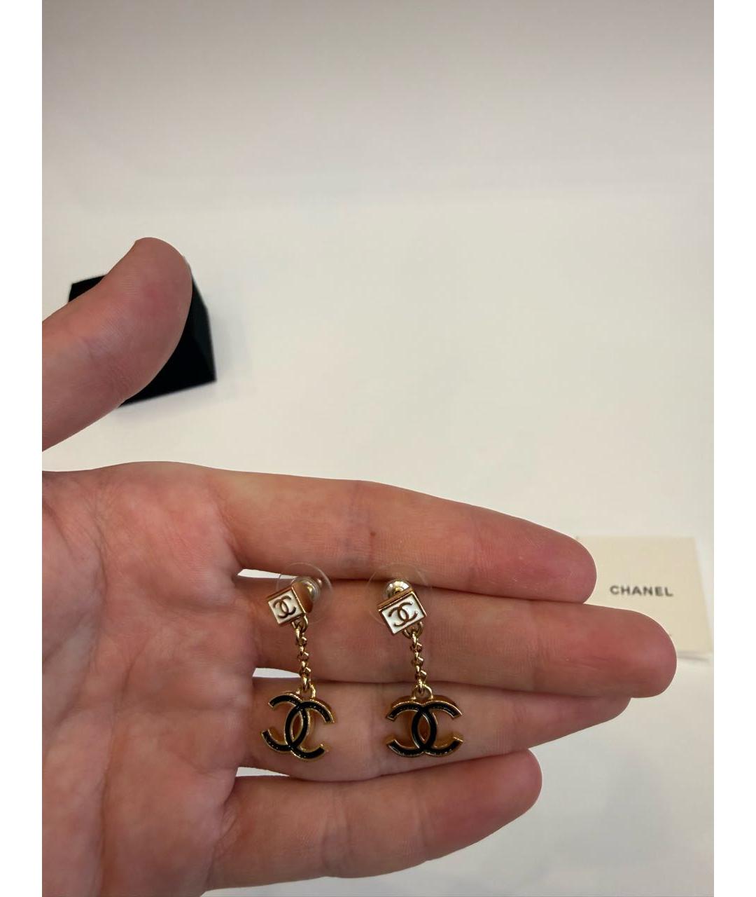 CHANEL Белые серьги, фото 3