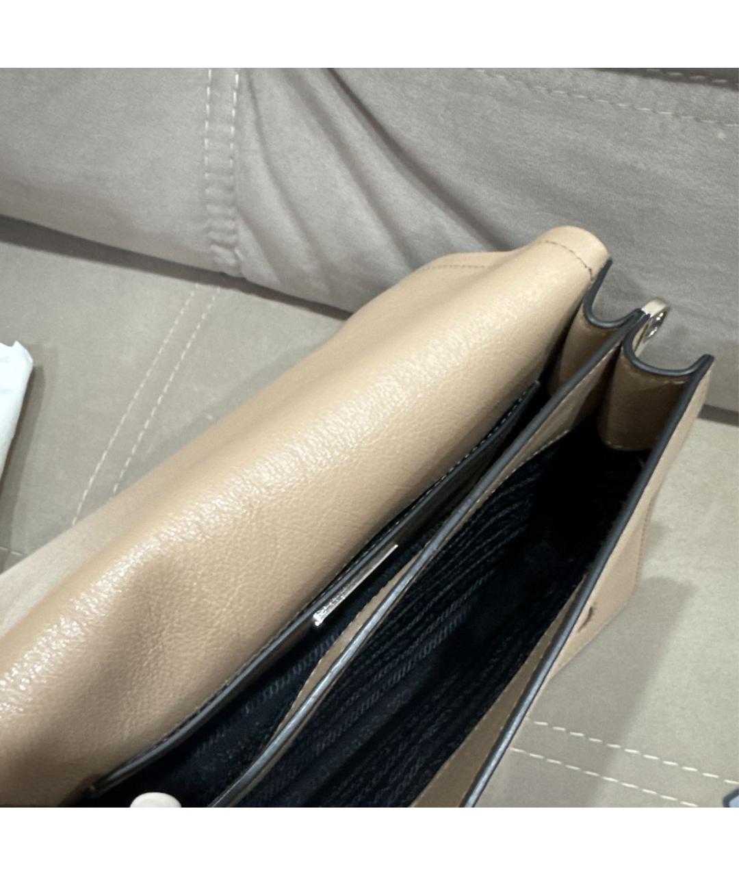 PRADA Бежевая кожаная сумка через плечо, фото 7