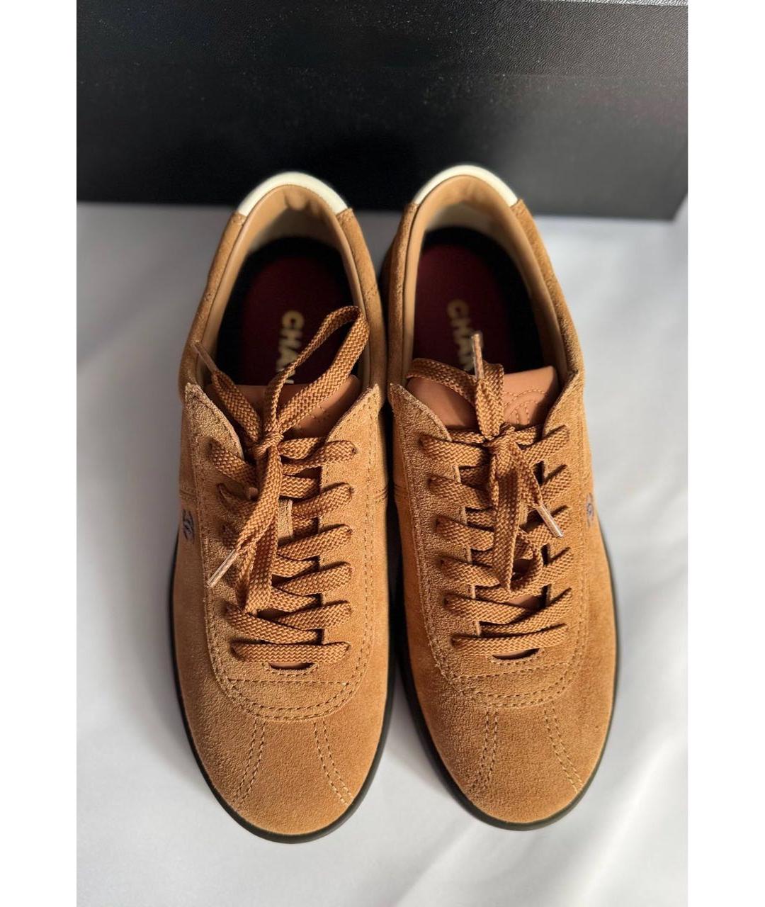 CHANEL Коричневые замшевые кеды, фото 3