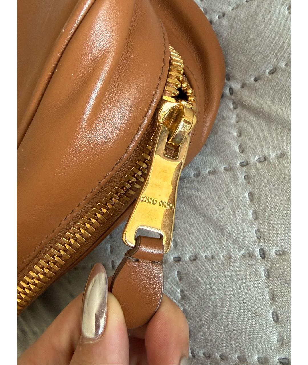MIU MIU Кожаная сумка с короткими ручками, фото 3