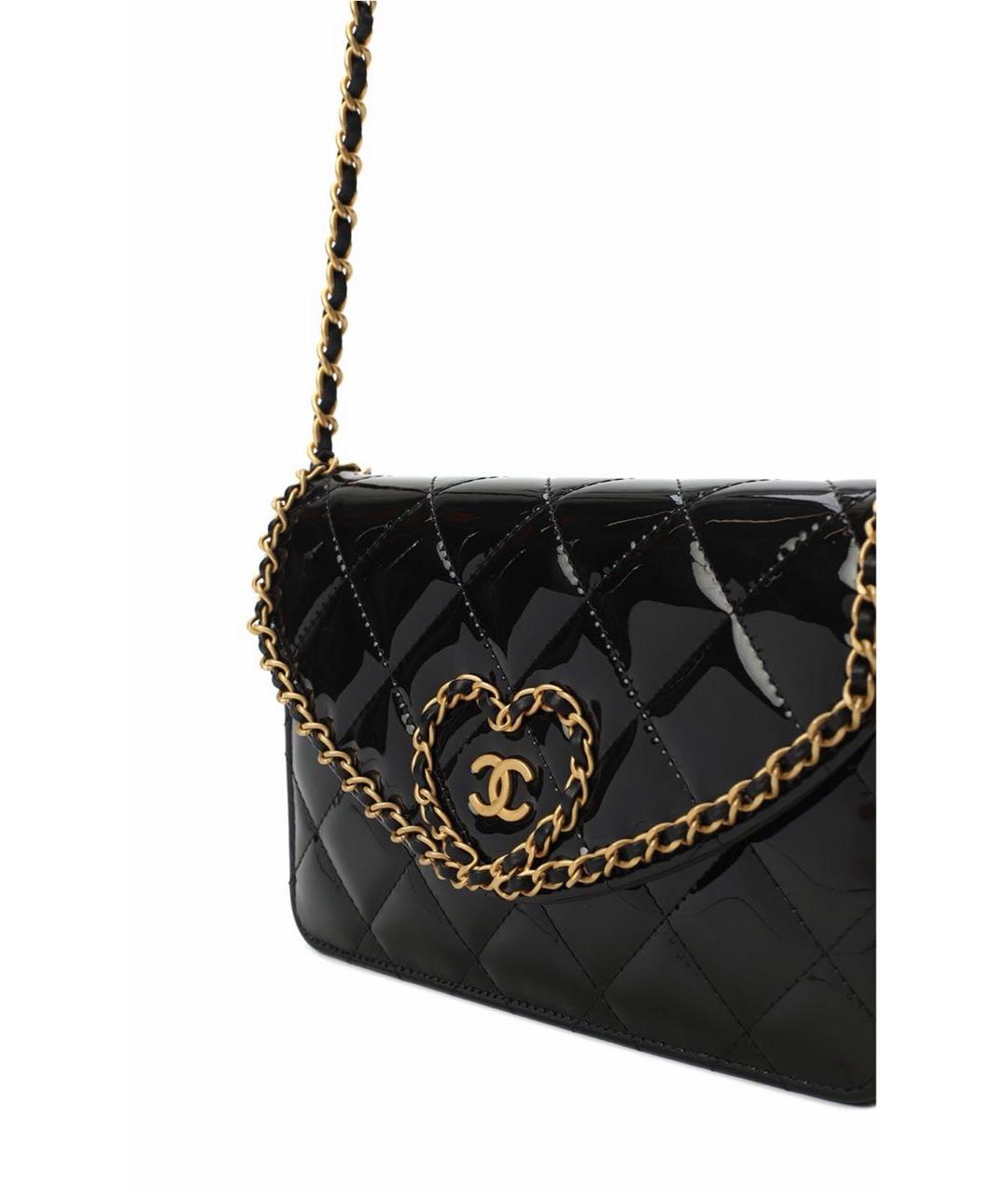 CHANEL Черная сумка через плечо из лакированной кожи, фото 3