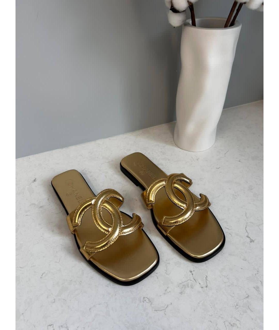 CHANEL Золотые кожаные сандалии, фото 4